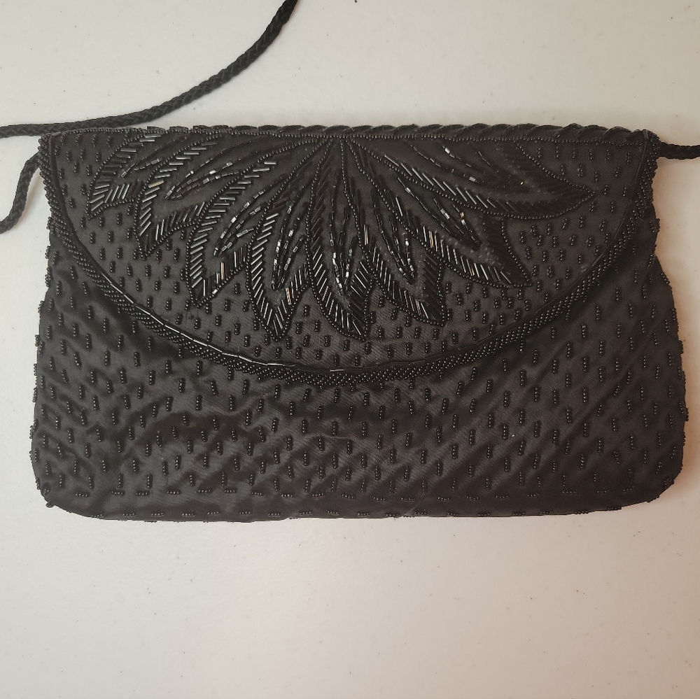 La Regale Ltd Handmade beaded purse
